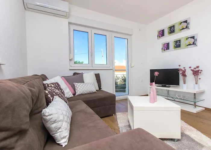 Apartments Gornje Starine