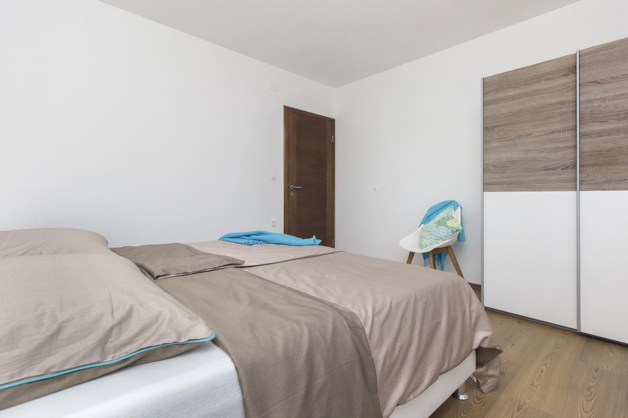 Apartment Gornje Starine Tribunj (Sibenik-Knin)