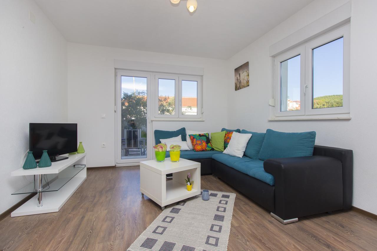 Apartment Gornje Starine Tribunj (Sibenik-Knin)